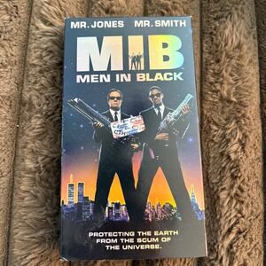 Men In Black VHS Tape Will Smith Tommy Lee Jones 1997 Sci-Fi‎
